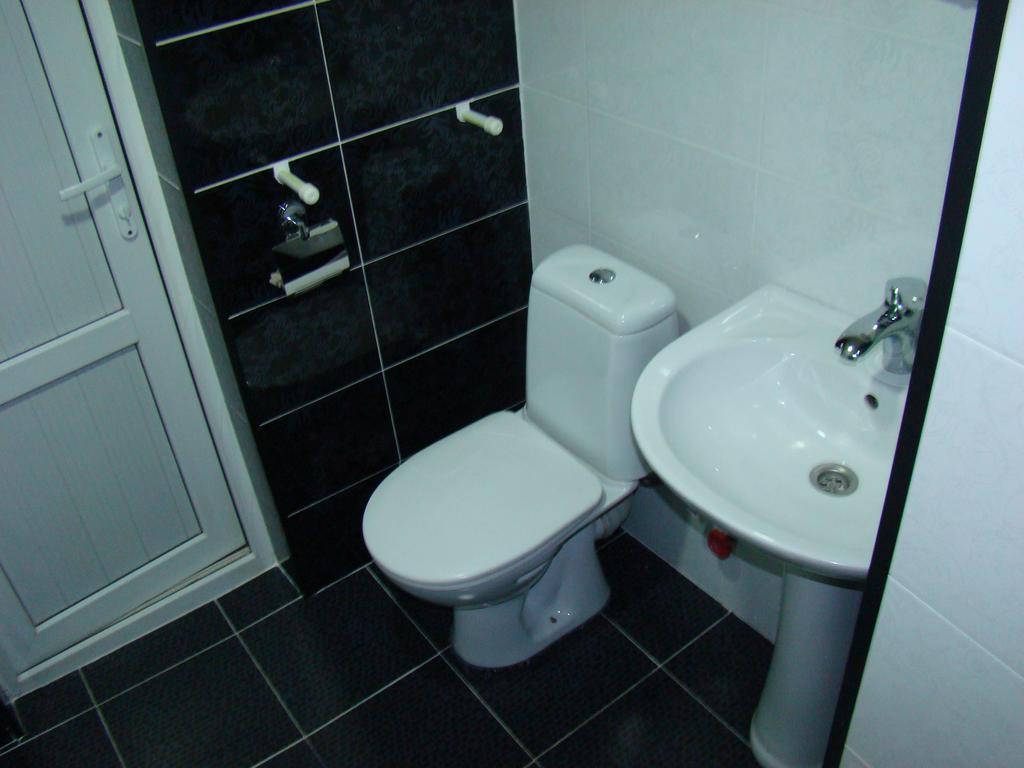 Comfort Plus Tbilisi Buitenkant foto